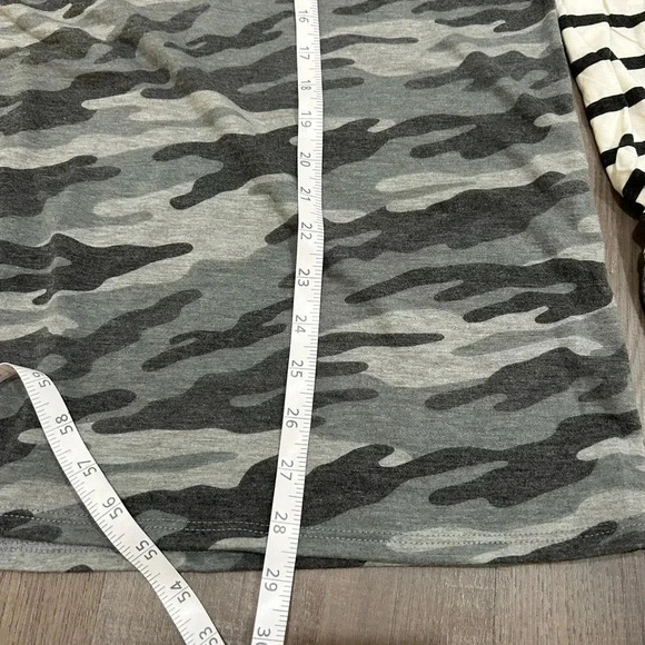 Pink lily sweater and shirt bundle - Picture 10 of 11